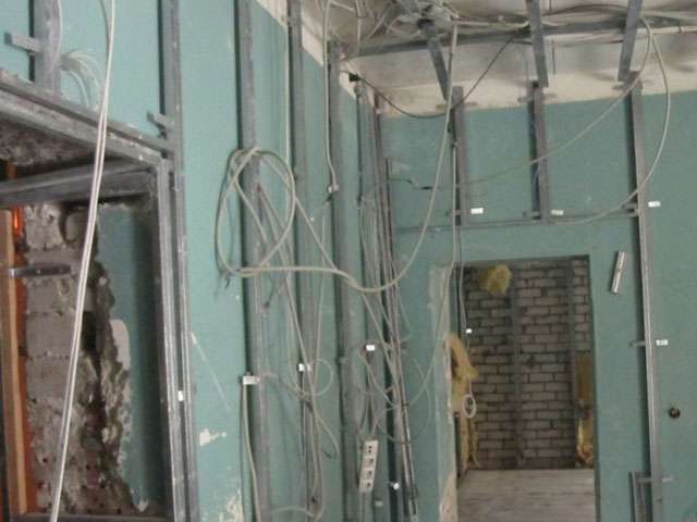 Демонтажные работы в СПб. Снос перегородок, стен, перекрытий.